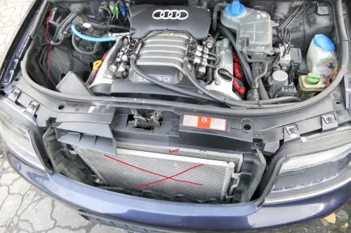 Audi A6 A4 8E Kühler 8E0121251M Wasserkühler mit Ölkühler Automatik