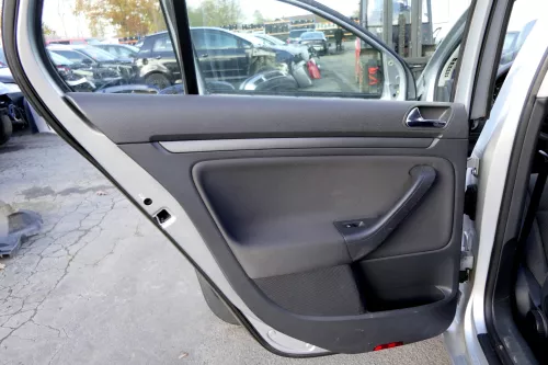 1x Golf 5 Limousine Türverkleidung Verkleidung Tür hinten links 4/5-Türer schwar