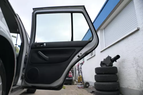 1x VW Golf 4 1J Limousine Türverkleidung Verkleidung Tür hinten rechts schwarz