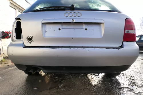 Audi A4 B5 Kombi Variant Stoßstange hinten Heckstoßstange silber LY7M