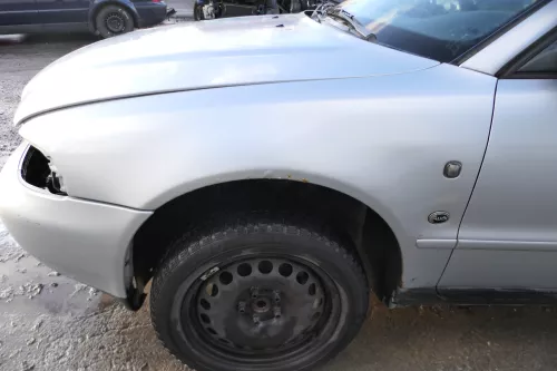 A4 B5 (bis caMitte1999 Bild verglei) Kotflügel vorne links silber grau LY7M - RO