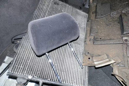 1x A4 B5 A6 4B Kopfstütze vorne vorn oder hinten onyx dunkel (eine Art Velour)