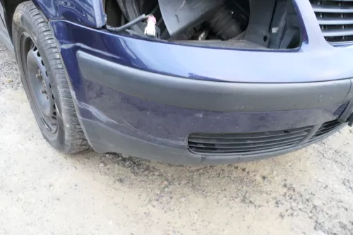 VW Passat 3B Stoßstange vorne Frontstoßstange Stoßfänger blau LN5Y (178578)