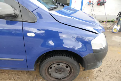 VW Fox 5Z Kotflügel vorne rechts blau LL5M