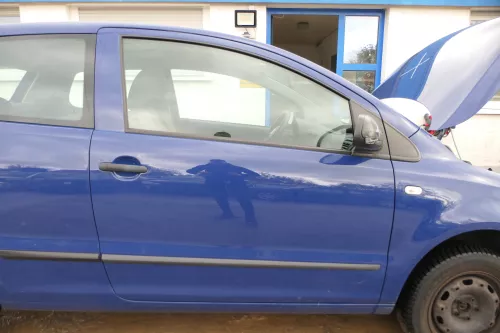 VW Fox 5Z Tür vorne rechts Beifahrertür blau LL5M - ohne Anbauteile
