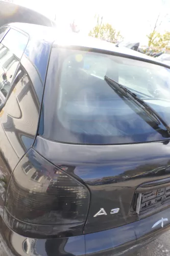 A3 8L bisBj.ca1999 Heckklappe Kofferraumklappe Klappe hinten schwarz LY9B Scheib (178803)