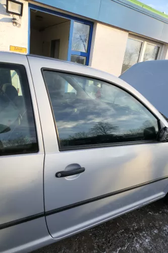 VW Golf 4 Tür vorne rechts Beifahrertür 2/3-Türer silber grau LB7Z ohnAnbauteile (178830)