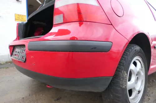 VW Golf 4 Limousine Stoßstange hinten Heckstoßstange Stoßfänger rot LY3D (178895)