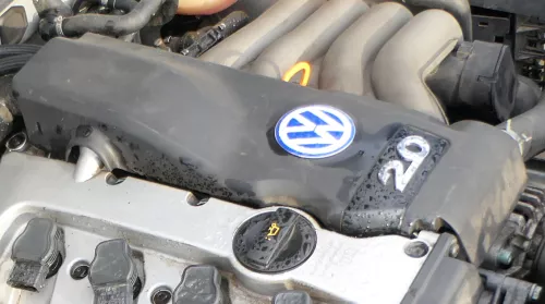 VW Passat 3BG Motorabdeckung Abdeckung Motor Blende 2,0 ALT 96kw