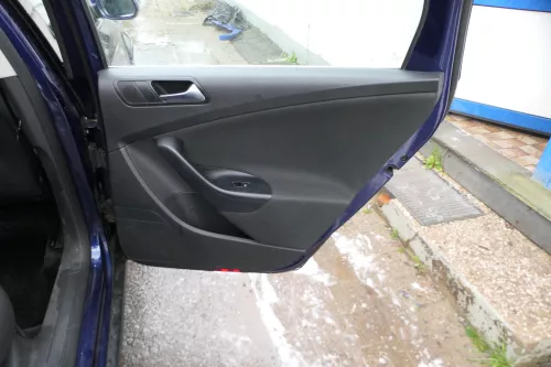 1x VW Passat 3C Variant Türverkleidung Verkleidung Tür hinten rechts schwarz (178949)
