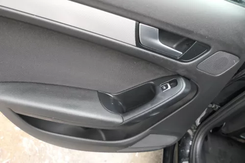 1x A4 8K B8 Türverkleidung Verkleidung Tür hinten links schwarz Stoff schwarz (179312)