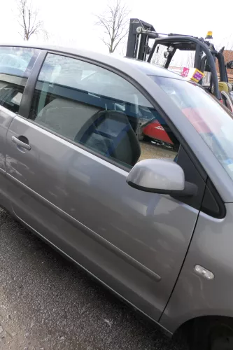 Polo 9N 9N3 Tür vorne rechts Beifahrertür 2/3-Türer grau LD7W -ohneAnbauteile (179417)