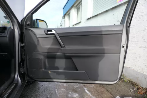 1x VW Polo 9N Türverkleidung Verkleidung Tür vorne rechts 2/3-Türer Griff Öffner