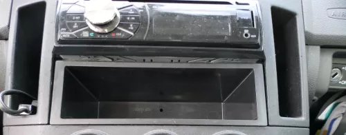 VW Polo 9N Mittelkonsole Verkleidung um Radio schwarz 6Q0858069AD /T (179429)