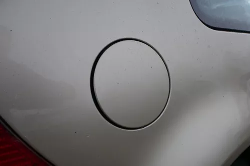 VW Golf 4 Limousine Tankdeckel Deckel Tank Tankverschluß gold gelb LA1W