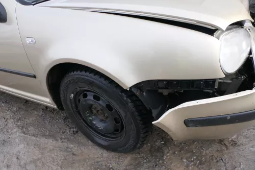 VW Golf 4 Kotflügel vorne rechts gold gelb LA1W (179441)