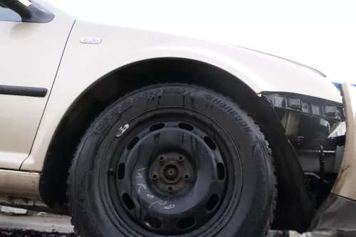 VW Golf 4 Kotflügel vorne rechts gold gelb LA1W (179441)