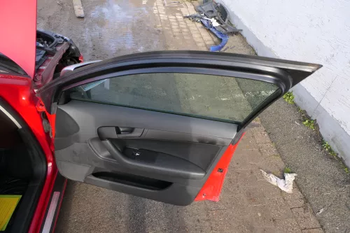 4x A3 8P Türverkleidung vorn links+ rechts 4/5-Türer Leder schwarz Sonnenrollo (179480)