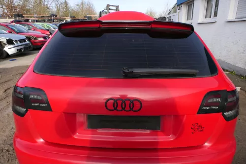 Audi A3 8P 4/5-Türer Heckklappe Klappe hinten rot LY3J Spoiler Scheibe (179495)