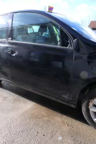 VW Golf 6 5K Tür vorne rechts Beifahrertür schwarz LC9X ohneAnbauteile 4/5-Türer (179532)