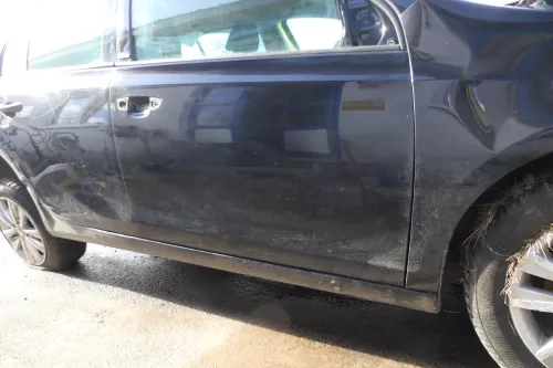 VW Golf 6 5K Tür vorne rechts Beifahrertür schwarz LC9X ohneAnbauteile 4/5-Türer (179532)