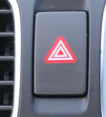 VW Golf 6 Warnblinker Relais Warnblinkerschalter Schalter 5K0953509A Knopf