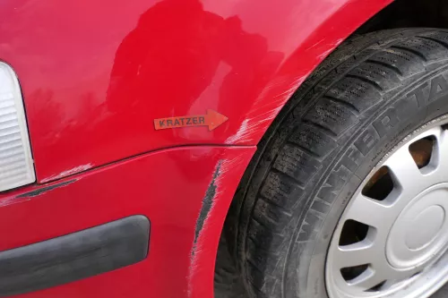 VW Passat 3B Kotflügel vorne links rot LY3D (179877)