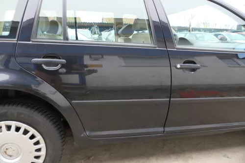 VW Golf 4 Bora Tür hinten rechts nur Kombi / Variant schwarz LC9Z -ohne Anbautei