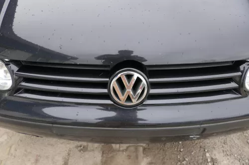 VW Golf 4 1J Stoßstange vorne Stoßfänger vorn schwarz LC9Z Frontstoßstange (180016)