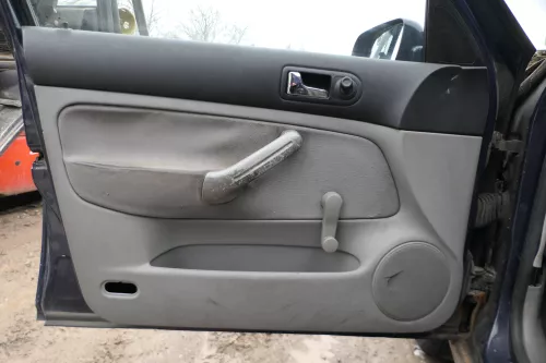 1x Golf 4 Bora Türverkleidung Verkleidung Tür vorne links 4/5-Türer grau