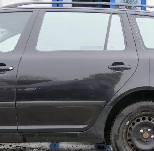 Skoda Octavia 1Z Kombi Tür hinten links schwarz LF9R (ohneAnbauteile)