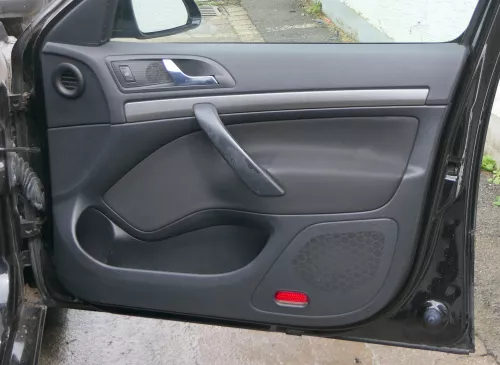 1x Octavia 1Z Türverkleidung Verkleidung Tür vorne rechts onyx