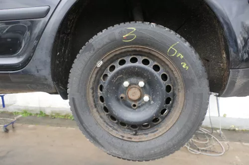 4x VW Golf 6 Plus 5M 195/65 R15 91T Winterreifen M+S Felgen Reifen M&S   ca. 6mm (180199)