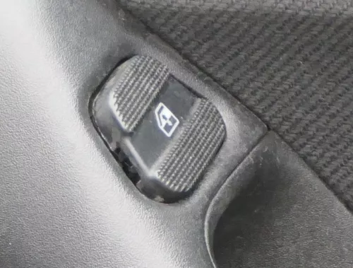 VW Golf 3 Cabrio 1E ektrischer Fensterheber Schalter vorne rechts schwarz