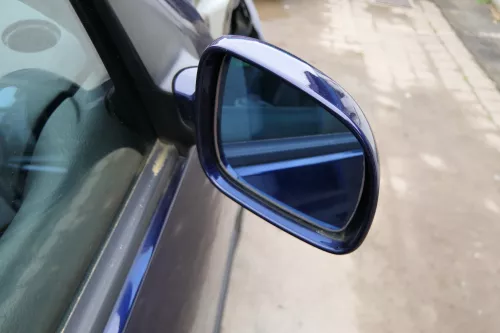 VW Golf 4 Bora elektrischer Spiegel vorne rechts Außenspiegel blau LB5N Glas (180265)