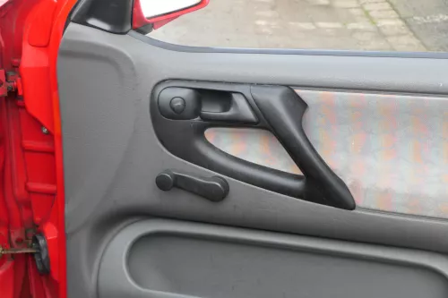 1x Polo 6N Türverkleidung Verkleidung Tür vorne rechts 4/5-Türer schwarz Griff (180287)
