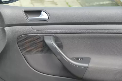 1x VW Golf 5 2/3-Türer Türverkleidung Verkleidung Tür vorne rechts (180310)