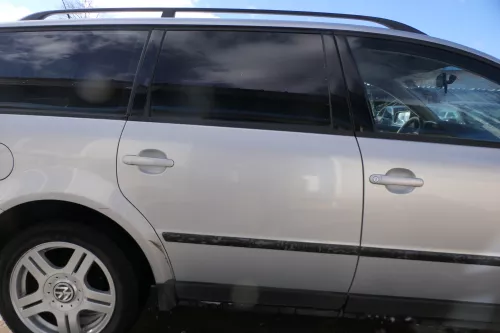 VW Passat 3B 3BG 3B6 Kombi Avant Tür hinten rechts mit Scheibe grau silber LB7Z