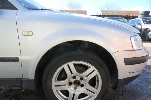 VW Passat 3B Kotflügel vorne rechts silber LB7Z grau