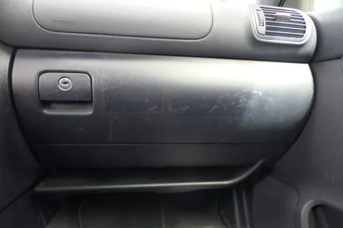 Audi A3 8L Handschuhfach Klappe 8L1857095 blau maritimblau Facelift