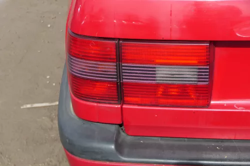 Passat 3A 35i Kombi Variant Heckklappe Klappe Kofferraumklappe rot LY3D Scheibe (180451)