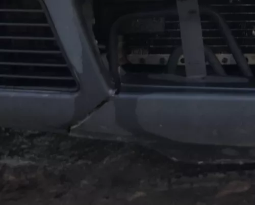 Audi A6 4B Frontstoßstange Stoßstange vorn vorne Stoßfänger blau LZ5T - RISS ! (180524)