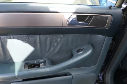 1x Audi A6 4B Türverkleidung Verkleidung Tür hinten links Leder grün lago (180529)