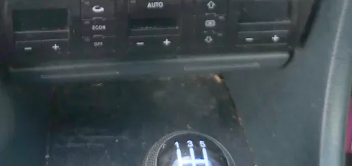 Audi A6 4B Aschenbecher vorne 4B0857951AL / AK grün lago