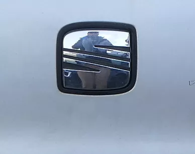 Seat Ibiza 6K Zeichen Emblem Öffner Griff Heckklappe Schloß Schlüssel