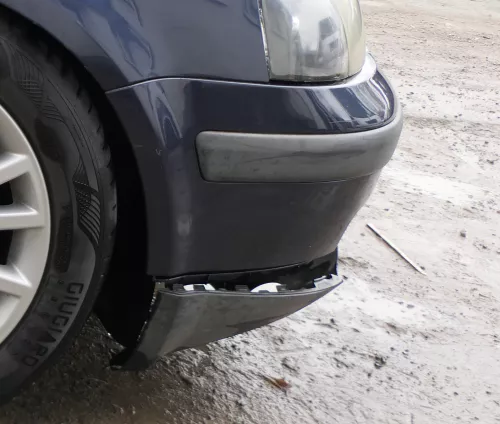 VW Passat 3B Stoßstange vorne Frontstoßstange Stoßfänger blau LN5Y + Grill (180637)