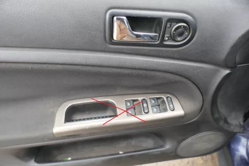 1x Passat 3B Variant Türverkleidung Verkleidung Tür vorne links Griff schwarz (180640)