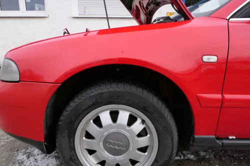Audi A4 B5 (ab ca Ende1999 Facelift) Kotflügel vorne links rot LY3H
