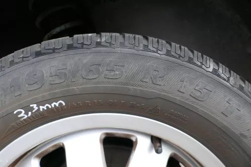 4x A4 B5 A6 4B Alufelgen Felgen 4B0601025N 6jx15H2 ET45 schlechte Reifen origina (180710)