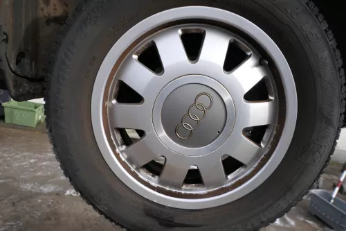 4x A4 B5 A6 4B Alufelgen Felgen 4B0601025N 6jx15H2 ET45 schlechte Reifen origina (180710)